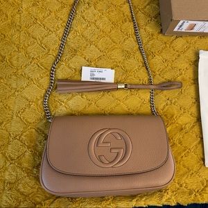 Like new Gucci Soho East West Camelia Chain Shoulder Bag Beige Gold Hardware